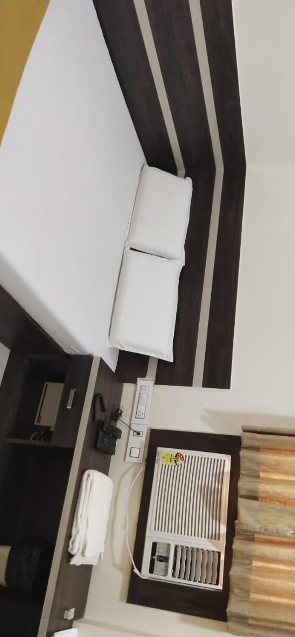 ホテル Mp Residency クンバコナム エクステリア 写真