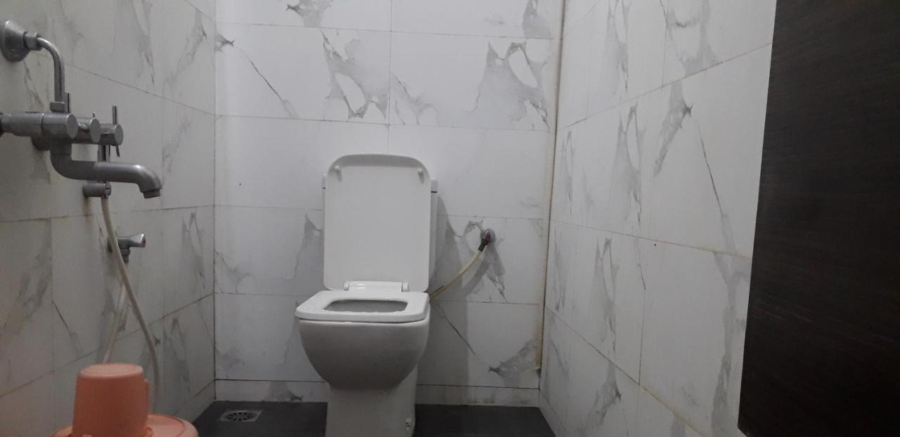 ホテル Mp Residency クンバコナム エクステリア 写真